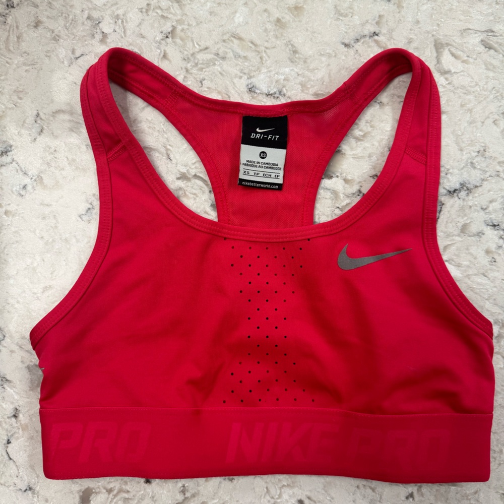 Nike pro sports bra